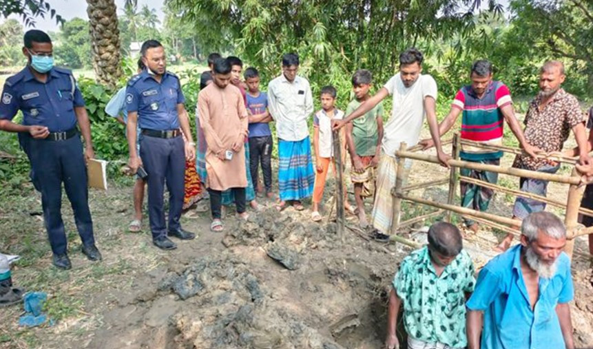 কুমিল্লায় বৈষম্যবিরোধী ছাত্র আন্দোলনে নিহত দুই কিশোরের লাশ উত্তোলন